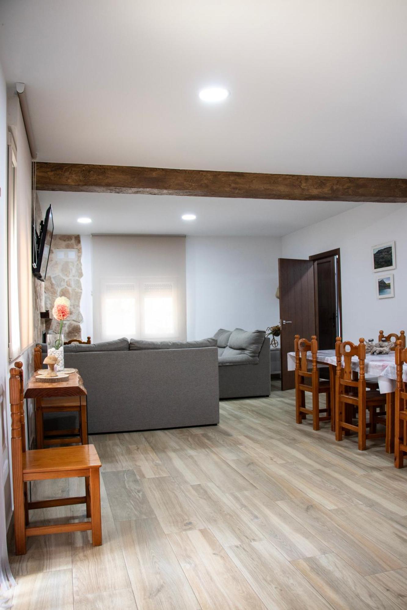 Casas Rurales La Carrasca 오사 데 몬티엘 외부 사진